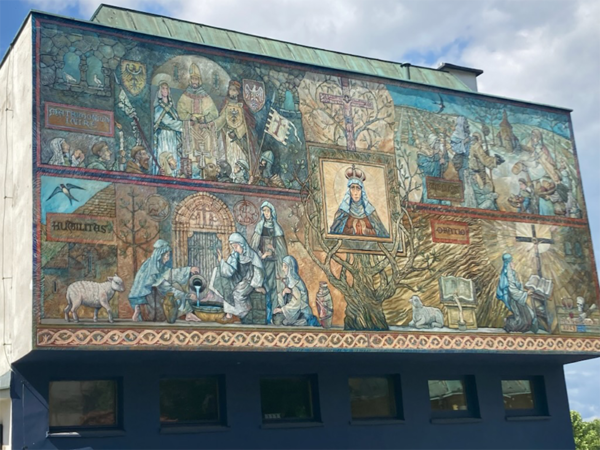 <span>Mural Jadwiga Śląska w Trzebnicy (2 zdj.)</span><i>→</i>